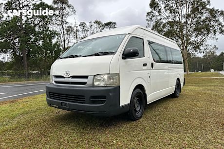 White 2007 Toyota HiAce Bus Commuter