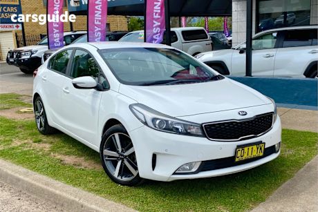 White 2018 Kia Cerato Sedan SPORT F