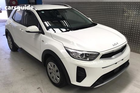 White 2022 Kia Stonic SUV S F