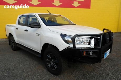 White 2020 Toyota Hilux Double Cab Pick Up Sr (4X4)