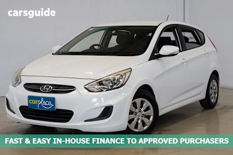 White 2015 Hyundai Accent Hatchback Active