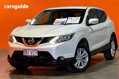 White 2014 Nissan Qashqai Wagon Ts