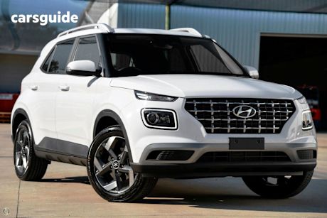 White 2025 Hyundai Venue SUV ELITE F