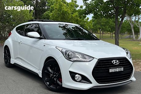 White 2017 Hyundai Veloster Hatch SR TURBO F