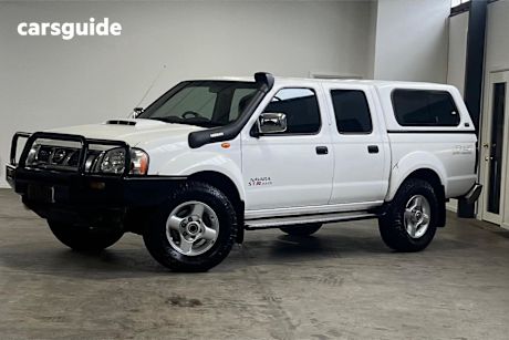 White 2014 Nissan Navara Ute Tray ST-R 4X4