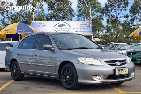 Grey 2005 Honda Civic Sedan Gli