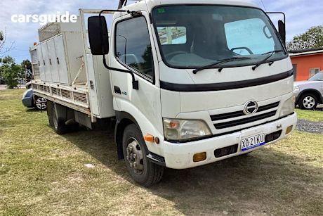 White 2009 Hino 300 Cab Chassis 614 Short