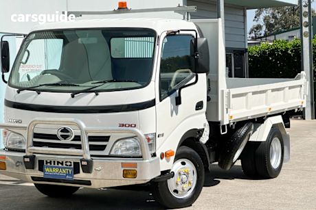 White 2009 Hino OTHER OtherCar