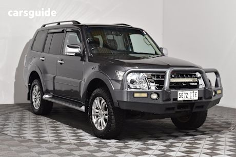 Grey 2017 Mitsubishi Pajero SUV GLX 4X4