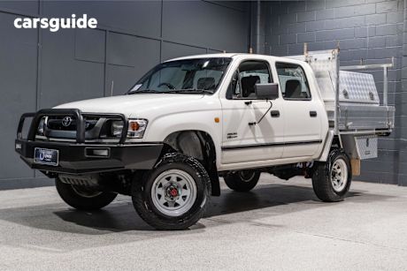 White 2002 Toyota Hilux Ute Tray 4X4