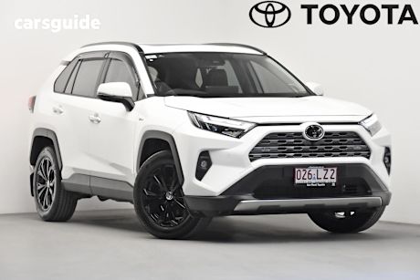 White 2024 Toyota RAV4 SUV CRUISER 4X4