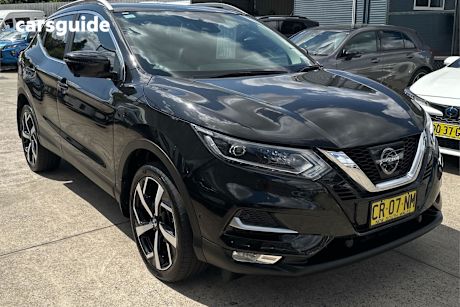 Black 2018 Nissan Qashqai SUV N-TEC F