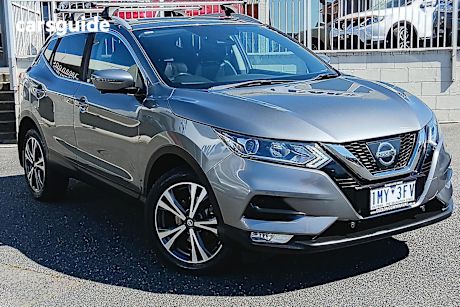 Grey 2018 Nissan Qashqai SUV ST-L F