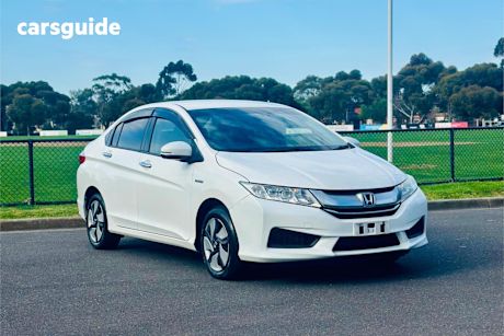 White 2015 Honda Grace Sedan HYBRID LX