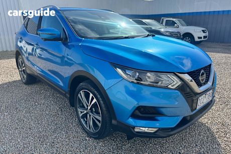 Blue 2018 Nissan Qashqai Wagon St-L