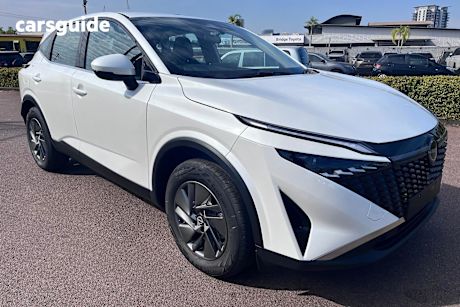 White 2025 Nissan Qashqai SUV ST F