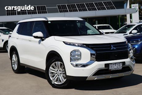 White 2022 Mitsubishi Outlander SUV LS F