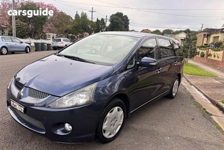 Blue 2005 Mitsubishi Grandis Wagon Luxury