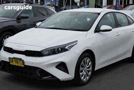 White 2024 Kia Cerato Hatch S F
