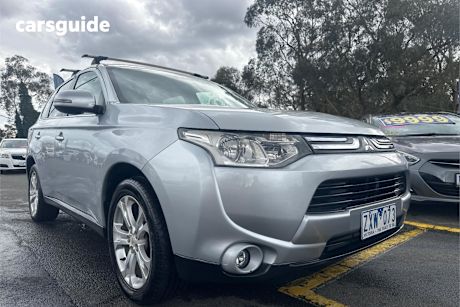Silver 2013 Mitsubishi Outlander SUV ASPIRE 4X4