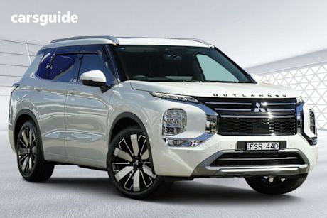 White 2025 Mitsubishi Outlander Wagon Exceed 5 Seat (Awd)
