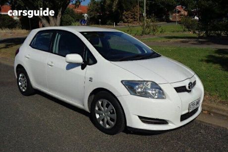 White 2008 Toyota Corolla Hatchback Ascent