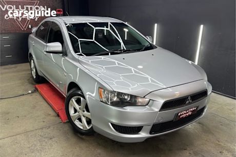Silver 2009 Mitsubishi Lancer Sedan Es