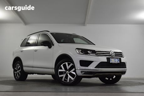 White 2019 Volkswagen Touareg SUV MONOCHROME 4WD