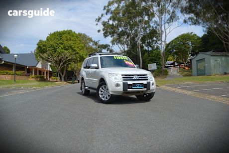 White 2010 Mitsubishi Pajero SUV EXCEED 4X4