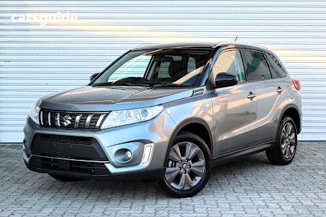 Silver 2024 Suzuki Vitara SUV F