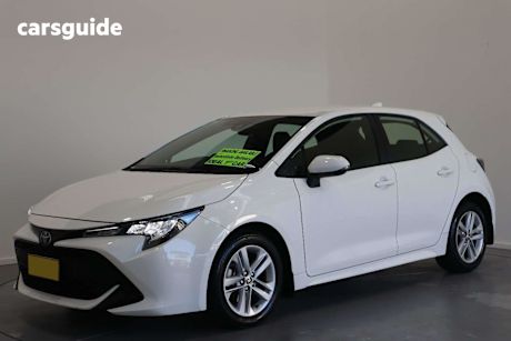 White 2022 Toyota Corolla Hatch ASCENT SPORT F