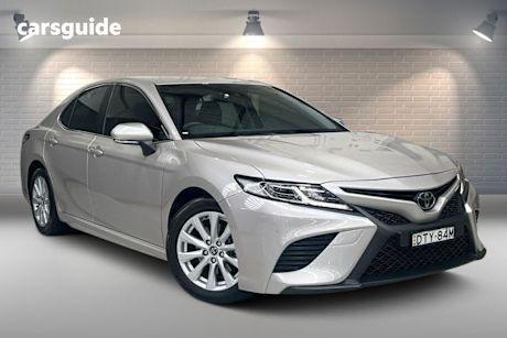 Silver 2018 Toyota Camry Sedan Ascent Sport