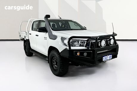 White 2019 Toyota Hilux Double Cab Chassis Sr (4X4)