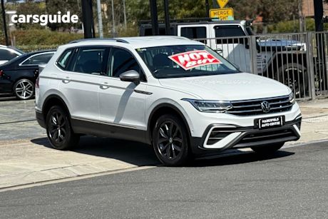 White 2023 Volkswagen Tiguan SUV 110TSI LIFE ALLSPACE F