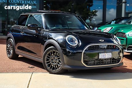 Black 2025 Mini Cooper Hatch S FAVOURED F