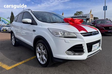 White 2014 Ford Kuga SUV TITANIUM