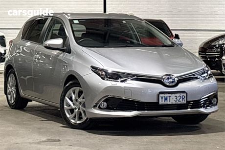 Silver 2018 Toyota Corolla Hatch HYBRID F