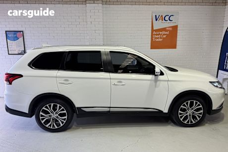 White 2016 Mitsubishi Outlander Wagon Ls (4X2)