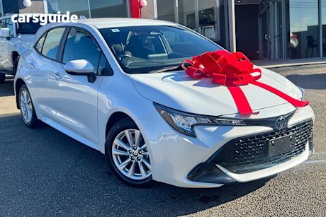 White 2024 Toyota Corolla Hatch ASCENT SPORT F