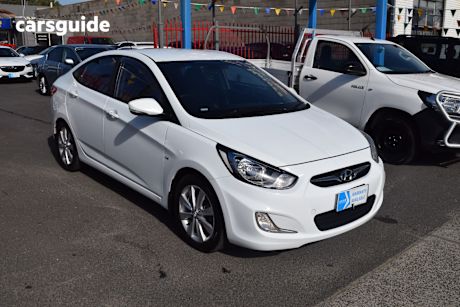 White 2012 Hyundai Accent Sedan Premium
