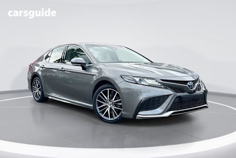 Silver 2021 Toyota Camry Sedan Sl