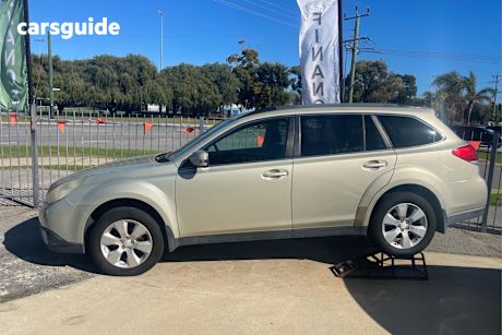 Gold 2009 Subaru Outback Wagon 2.5I
