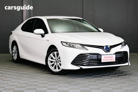 White 2019 Toyota Camry Sedan Ascent (Hybrid)