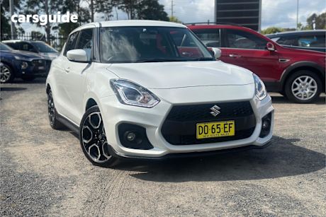 White 2018 Suzuki Swift Hatchback Sport