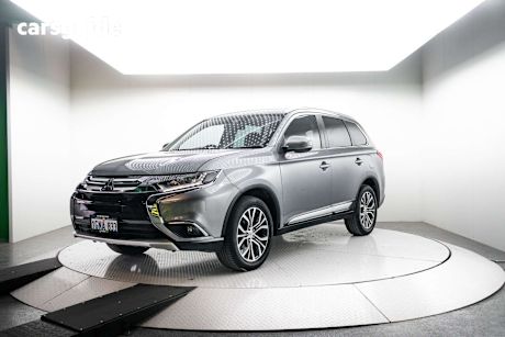 Grey 2018 Mitsubishi Outlander SUV LS 4X4