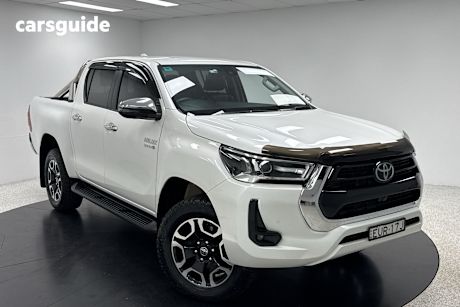 White 2022 Toyota Hilux Ute Tray SR5 4X4