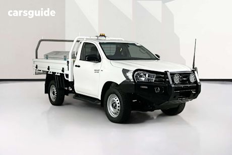 White 2022 Toyota Hilux Cab Chassis Sr (4X4)