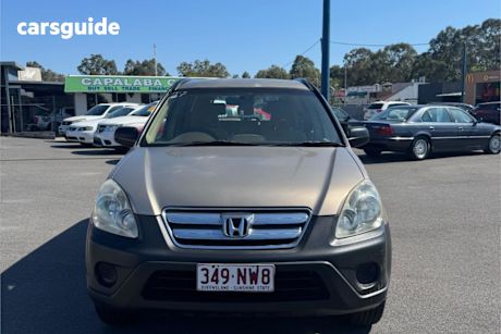 Gold 2005 Honda CR-V Wagon (4X4)