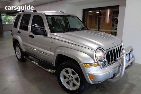 Silver 2005 Jeep Cherokee SUV LIMITED 4X4