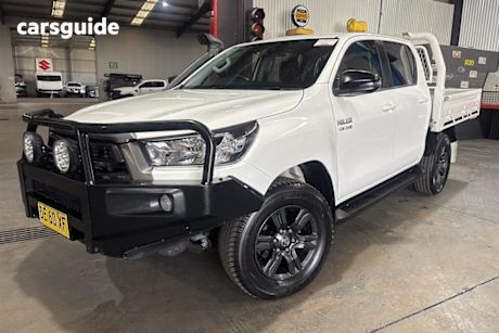 White 2022 Toyota Hilux Double Cab Chassis Sr (4X4)